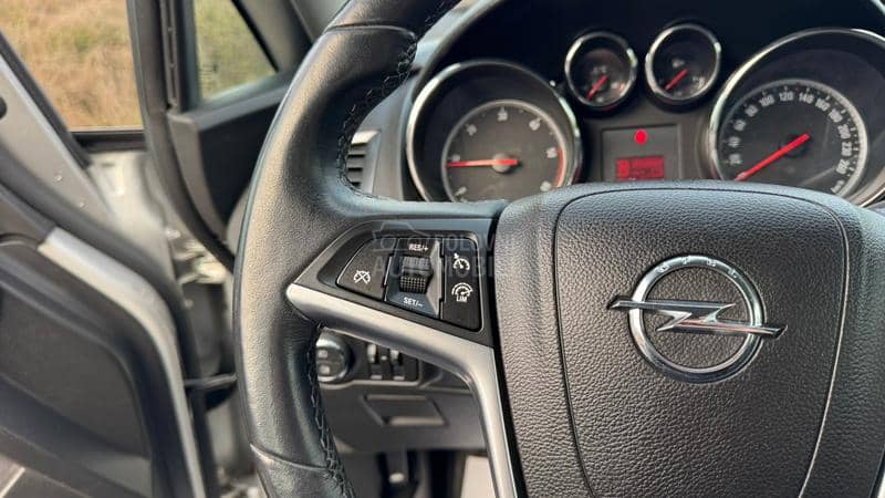 Opel Astra J 1.7CDTI COSMO/SPORT