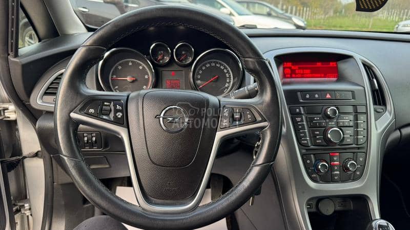 Opel Astra J 1.7CDTI COSMO/SPORT