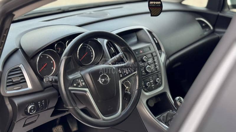 Opel Astra J 1.7CDTI COSMO/SPORT