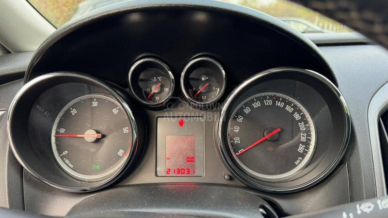 Opel Astra J 1.7CDTI COSMO/SPORT