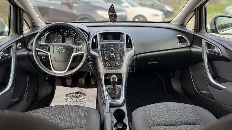 Opel Astra J 1.7CDTI COSMO/SPORT