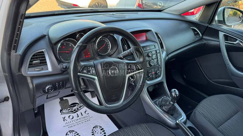 Opel Astra J 1.7CDTI COSMO/SPORT