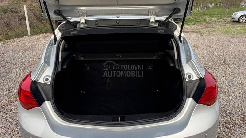 Opel Astra J 1.7CDTI COSMO/SPORT