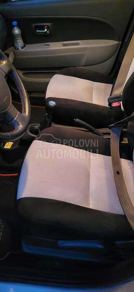 Daihatsu Sirion 1.3 16v H.I.T.N.O.