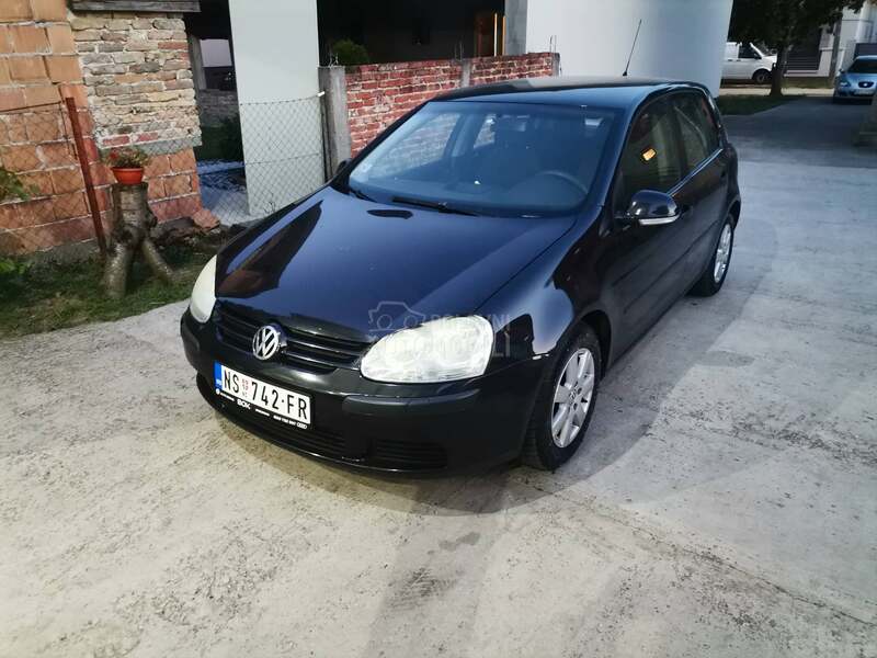 Volkswagen Golf 5 Lutkicaaa