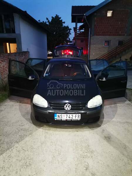 Volkswagen Golf 5 Lutkicaaa