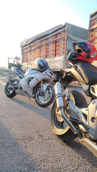 Kawasaki ZX6R