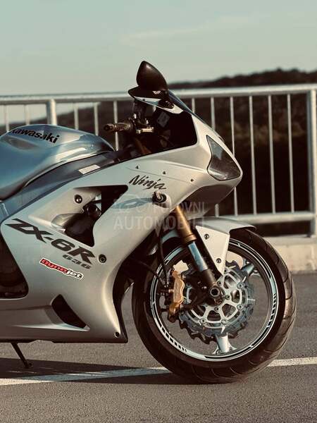 Kawasaki ZX6R