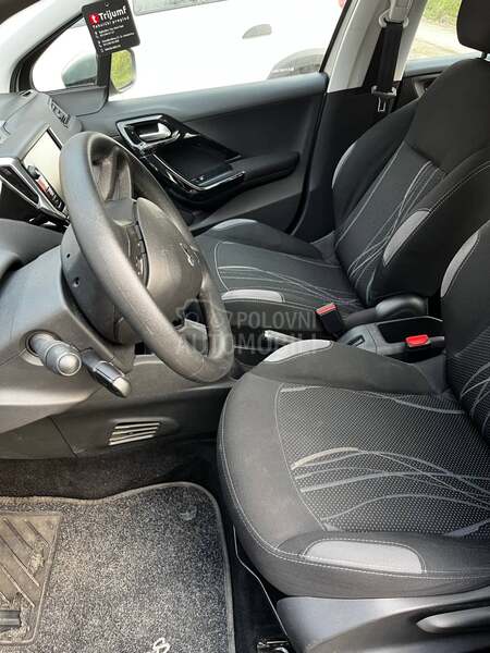 Peugeot 208 1399