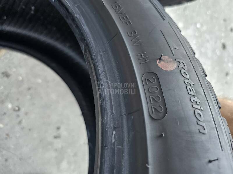 Hankook 245/45 R18 Zimska
