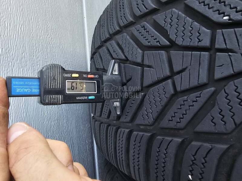 Hankook 245/45 R18 Zimska