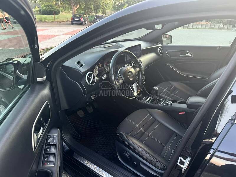 Mercedes Benz A 200 //CH//LED//PANO//