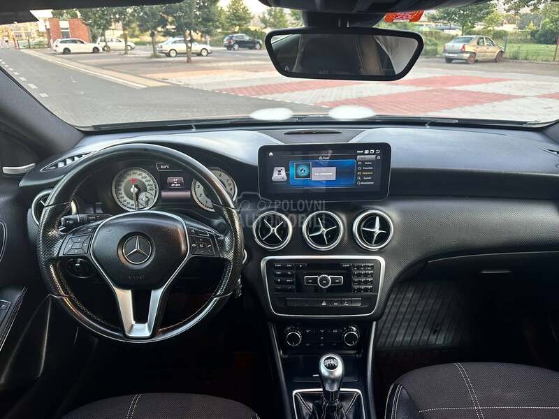Mercedes Benz A 200 //CH//LED//PANO//