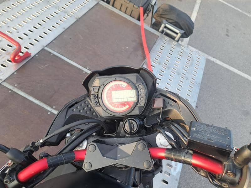 Kawasaki z750 delovi