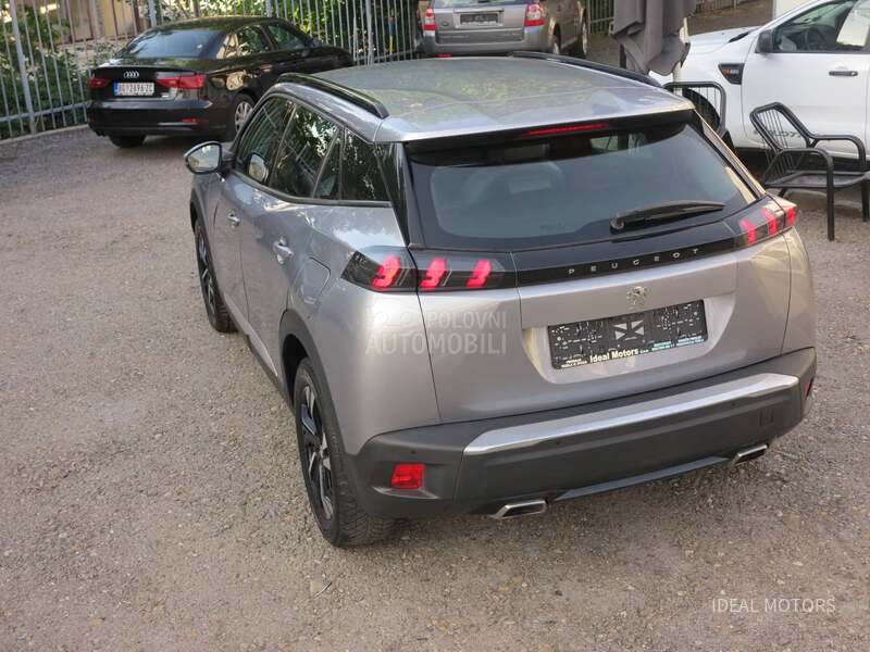 Peugeot 2008 1.2 B ALURE