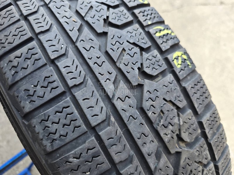 Kumho 215/70 R16 Zimska