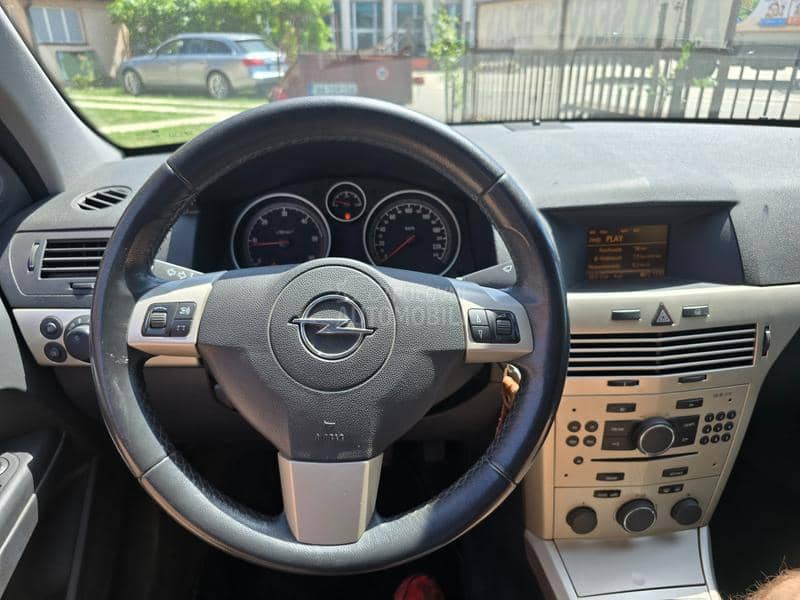 Opel Astra H 