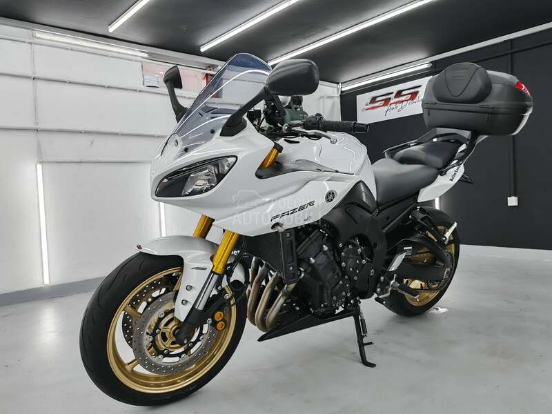 Yamaha Fazer 8