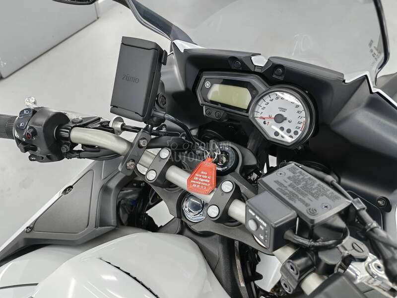 Yamaha Fazer 8