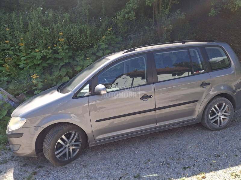 Volkswagen Touran -  kompletan auto u delovima