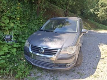 Volkswagen Touran -  kompletan auto u delovima