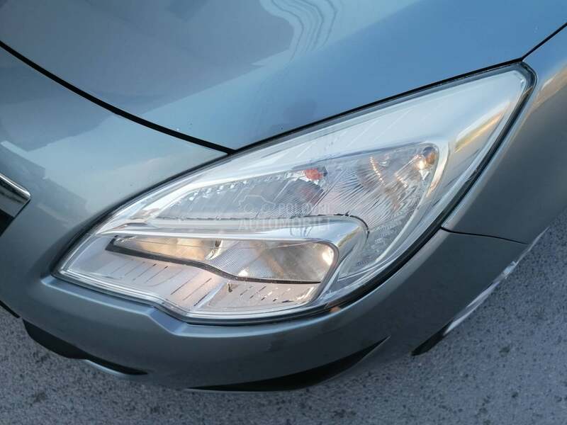 Opel Meriva 1.4i ESSENTIA CH