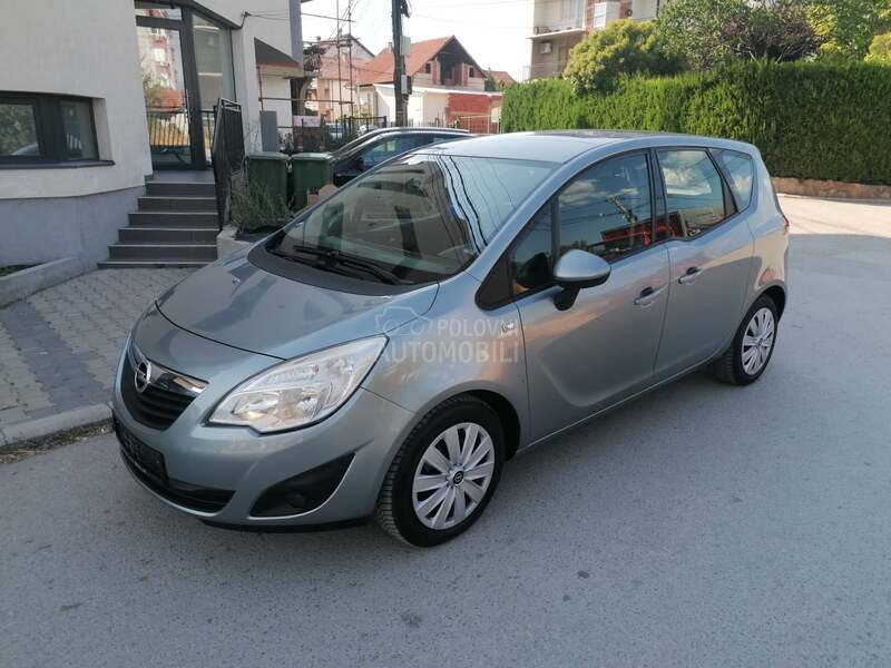 Opel Meriva 1.4i ESSENTIA CH