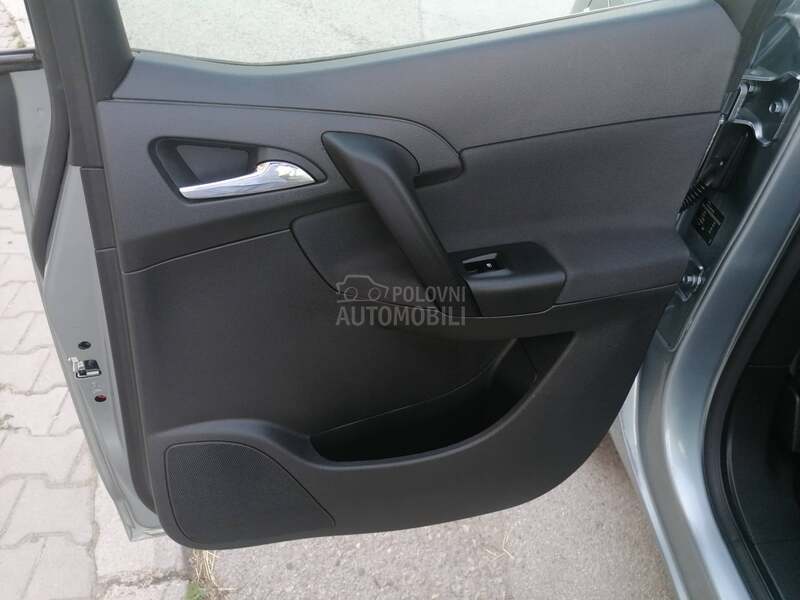 Opel Meriva 1.4i ESSENTIA CH