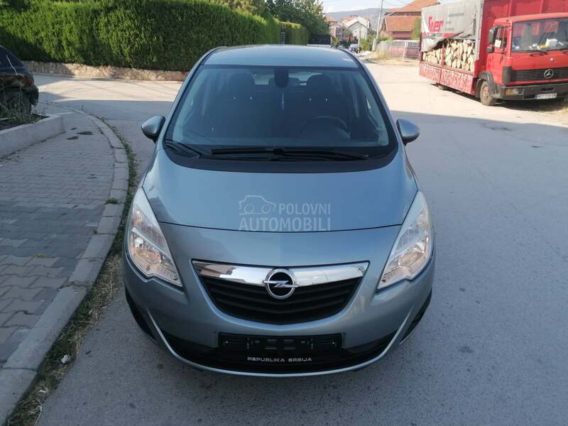 Opel Meriva 1.4i ESSENTIA CH
