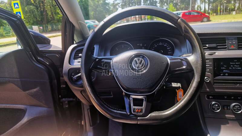 Volkswagen Golf 7 1.6tdi 105k/POČETNIK