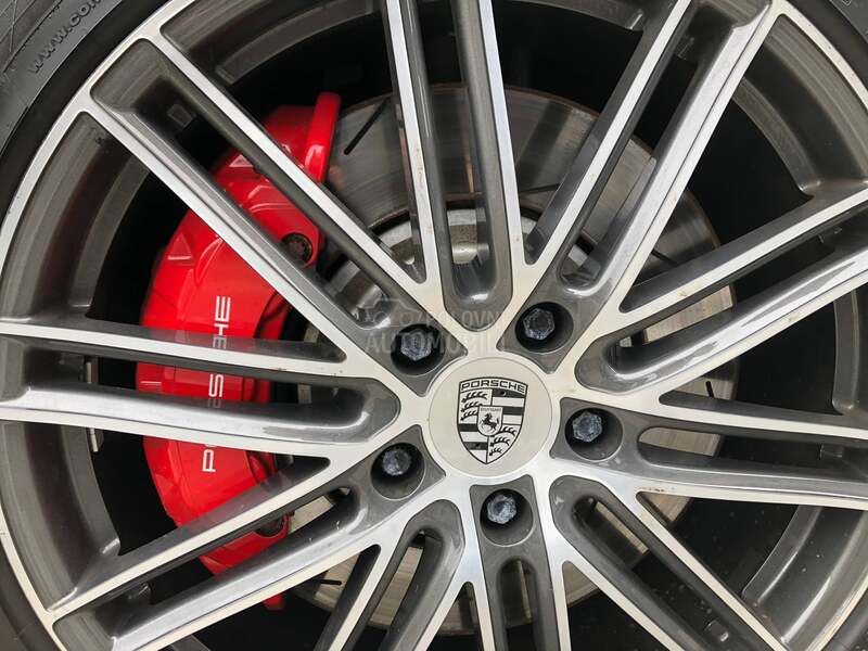 Porsche Panamera 4.0 TURBO