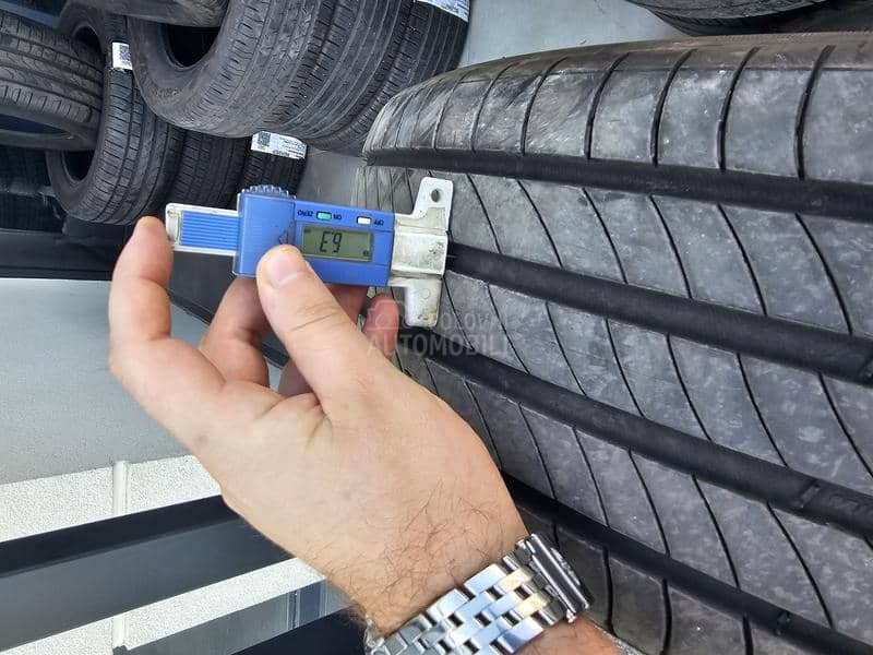 Michelin 215/55 R17 Letnja