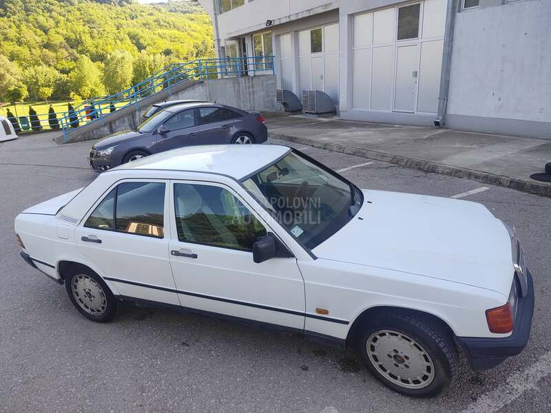 Mercedes Benz 190 