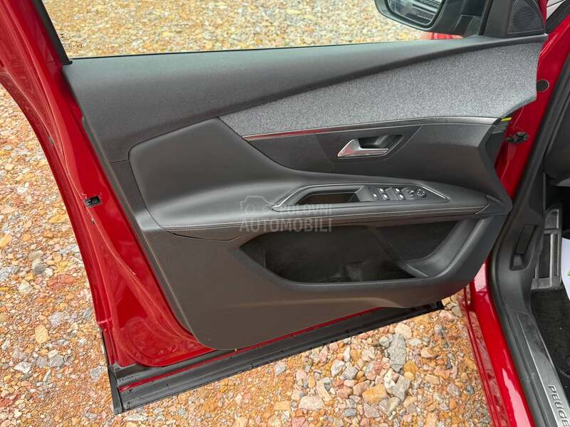 Peugeot 3008 1.2 CROSSWAY