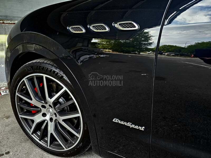 Maserati Levante Q4 3.0d