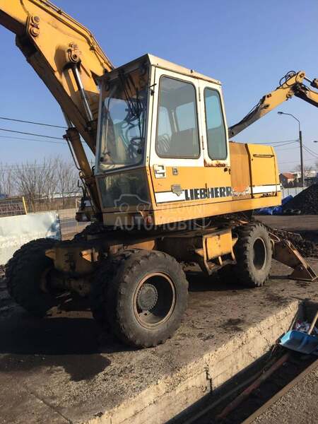Liebherr 902