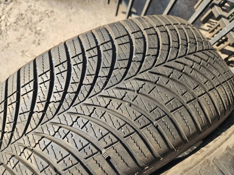 Goodyear 215/50 R18 Sve sezone