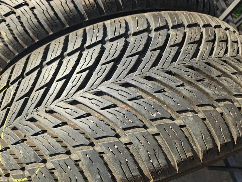 Nokian 235/55 R18 Sve sezone