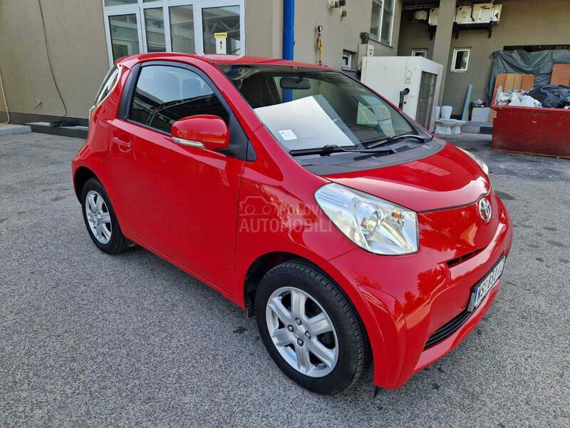 Toyota iQ 1.0 vvti