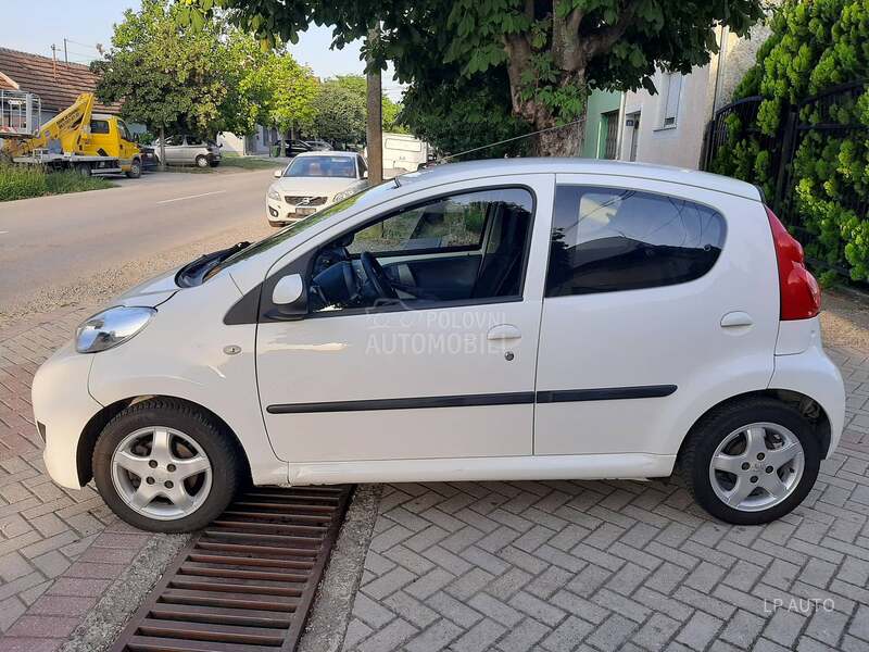 Peugeot 107 1.0
