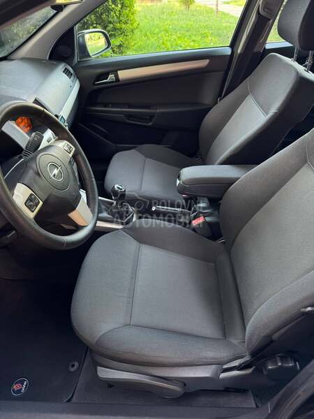 Opel Astra H 1.7CDTi/0DLIČNA/
