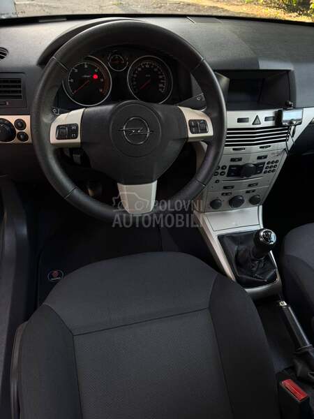 Opel Astra H 1.7CDTi/0DLIČNA/