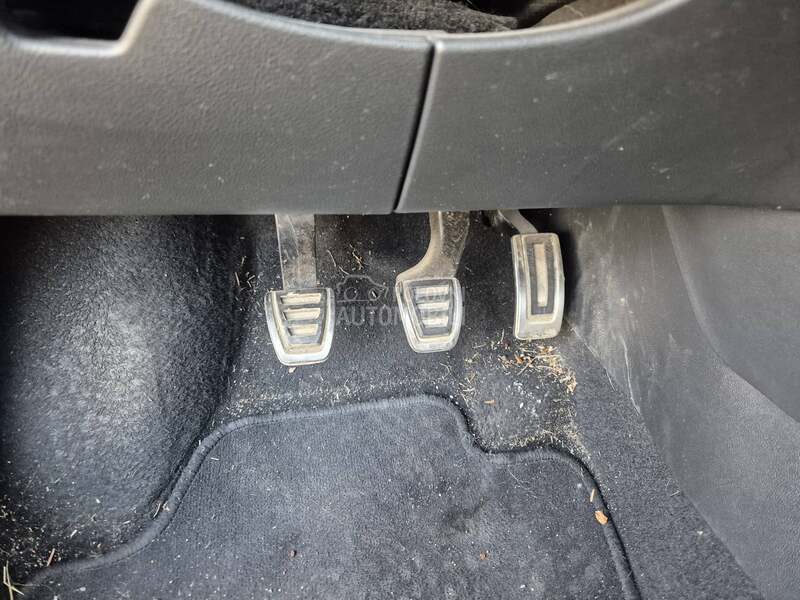 Škoda Rapid 2014. god. -  kompletan auto u delovima