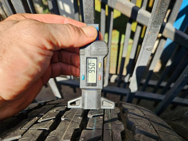 Dunlop 285/65 R17 Sve sezone