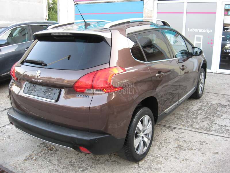 Peugeot 2008 1.2 ALLURE