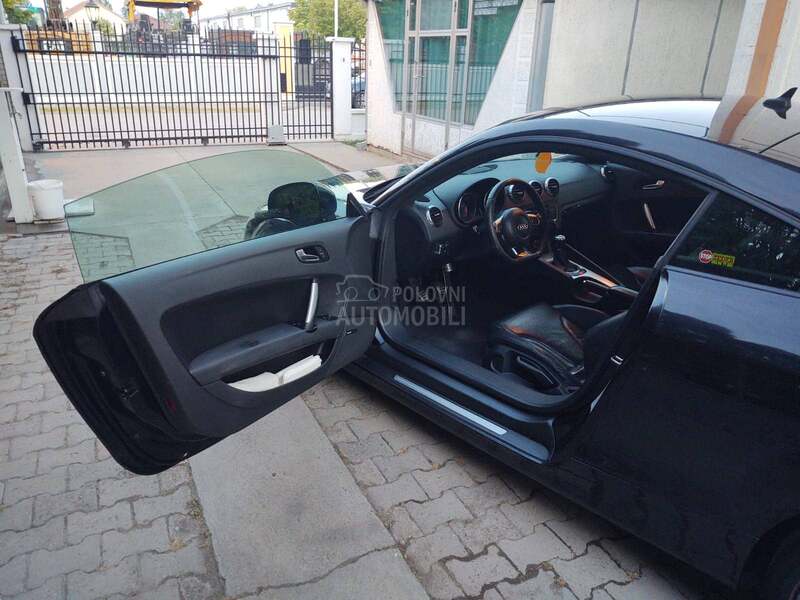 Audi TT 2.0 TFSI  o.p.i.s..