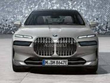 BMW i7 22-25 god -  kompletan auto u delovima