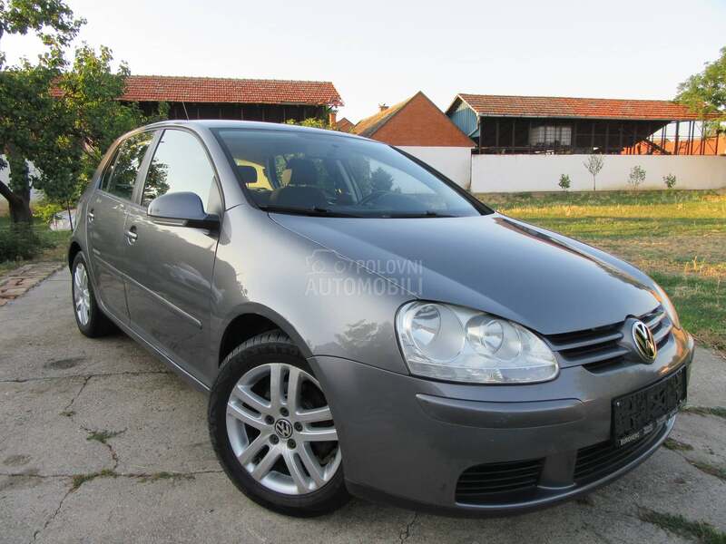 Volkswagen Golf 5 1.6 B. SPORT NOV