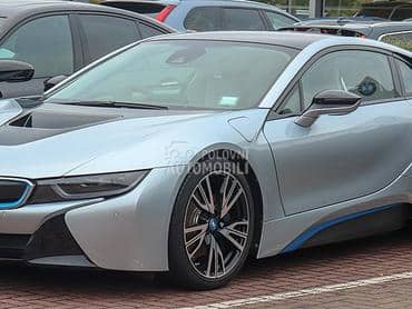 BMW i8 13-25 god -  kompletan auto u delovima