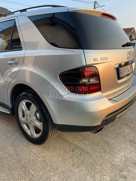 Mercedes Benz ML 320 